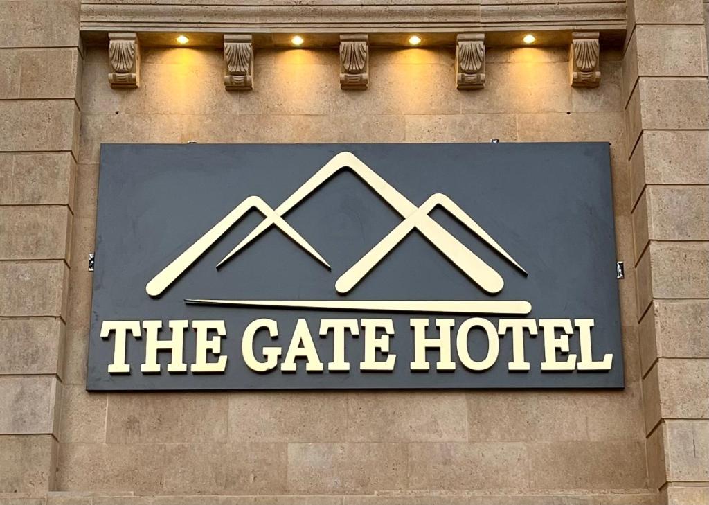 PYRAMIDS GATE HOTEL